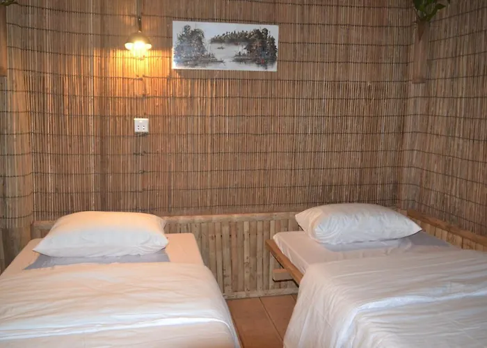 Green Empire Homestay Domek letniskowy *