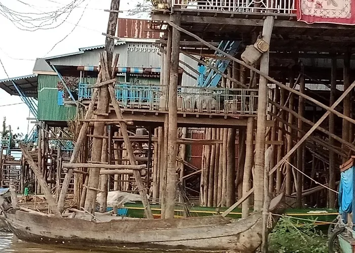 Green Empire Homestay *